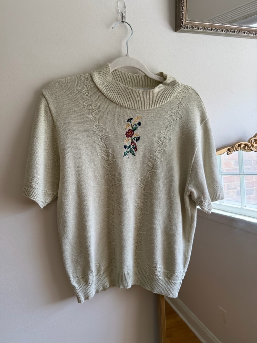 Cream Short-Sleeve Crewneck Sweater with Floral Embroidery